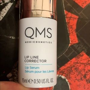 qMS lip line corrector
